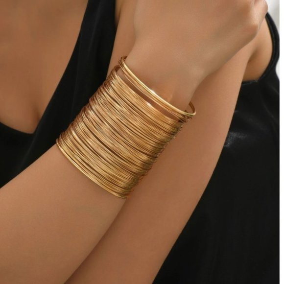 Jewelry - Gold Minimalist Cuff Bangle